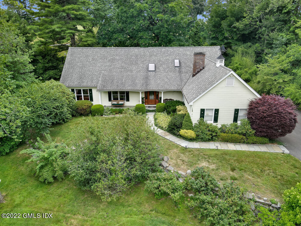 19 Roberta Lane, Greenwich, CT 06830 Compass