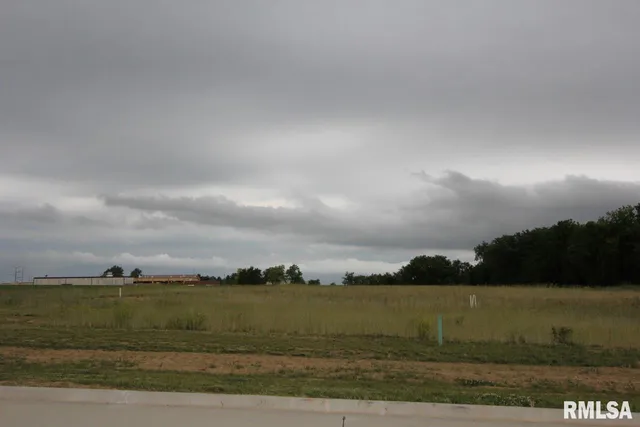 $66,000 | 6505 North Ironwood Drive, Edwards, IL 61528