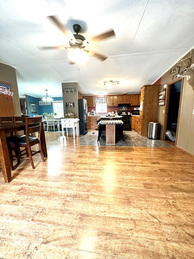 622 Thompson Road Marion, VA 24354 - Photo 11 of 48 Gallery Image 11