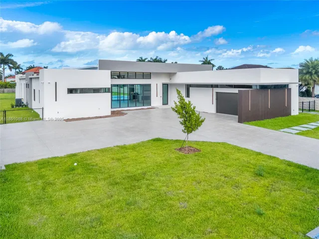 front view of house with a yard