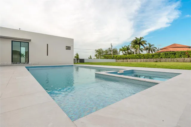 $4,299,000 | 12190 Northwest 6th Street, Miami, FL 33182