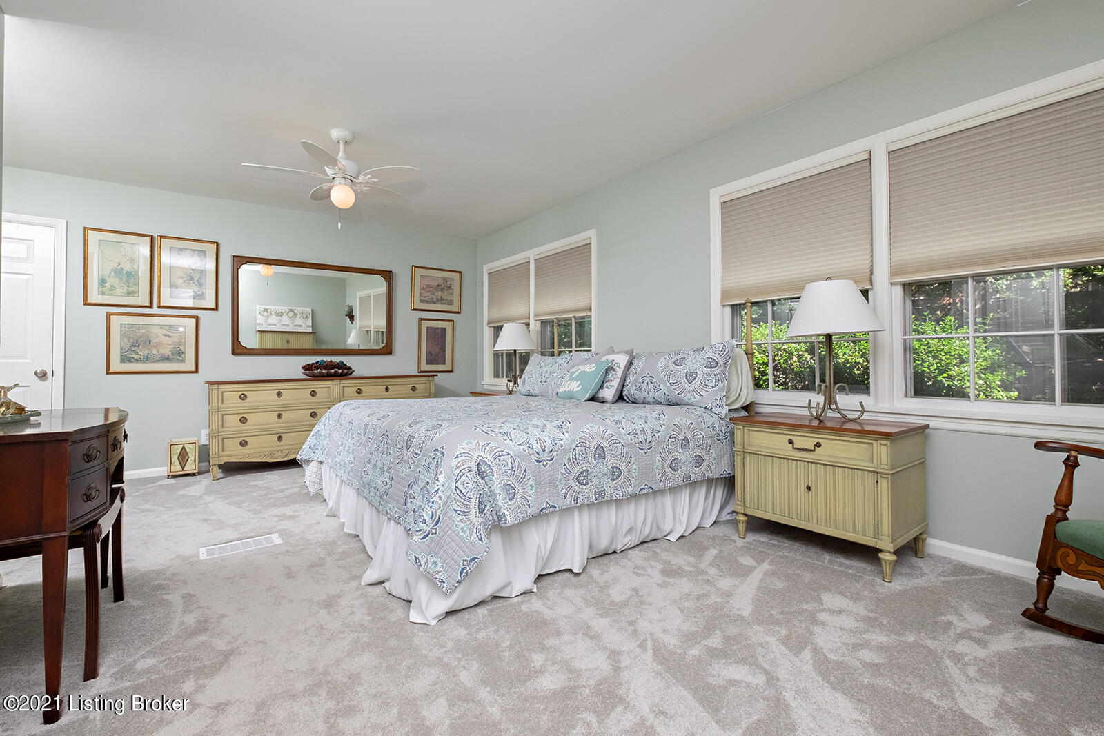 422 Knightsbridge Road Louisville, KY 40206 - Photo 20 of 45 Brand New Carpet in all bedrooms