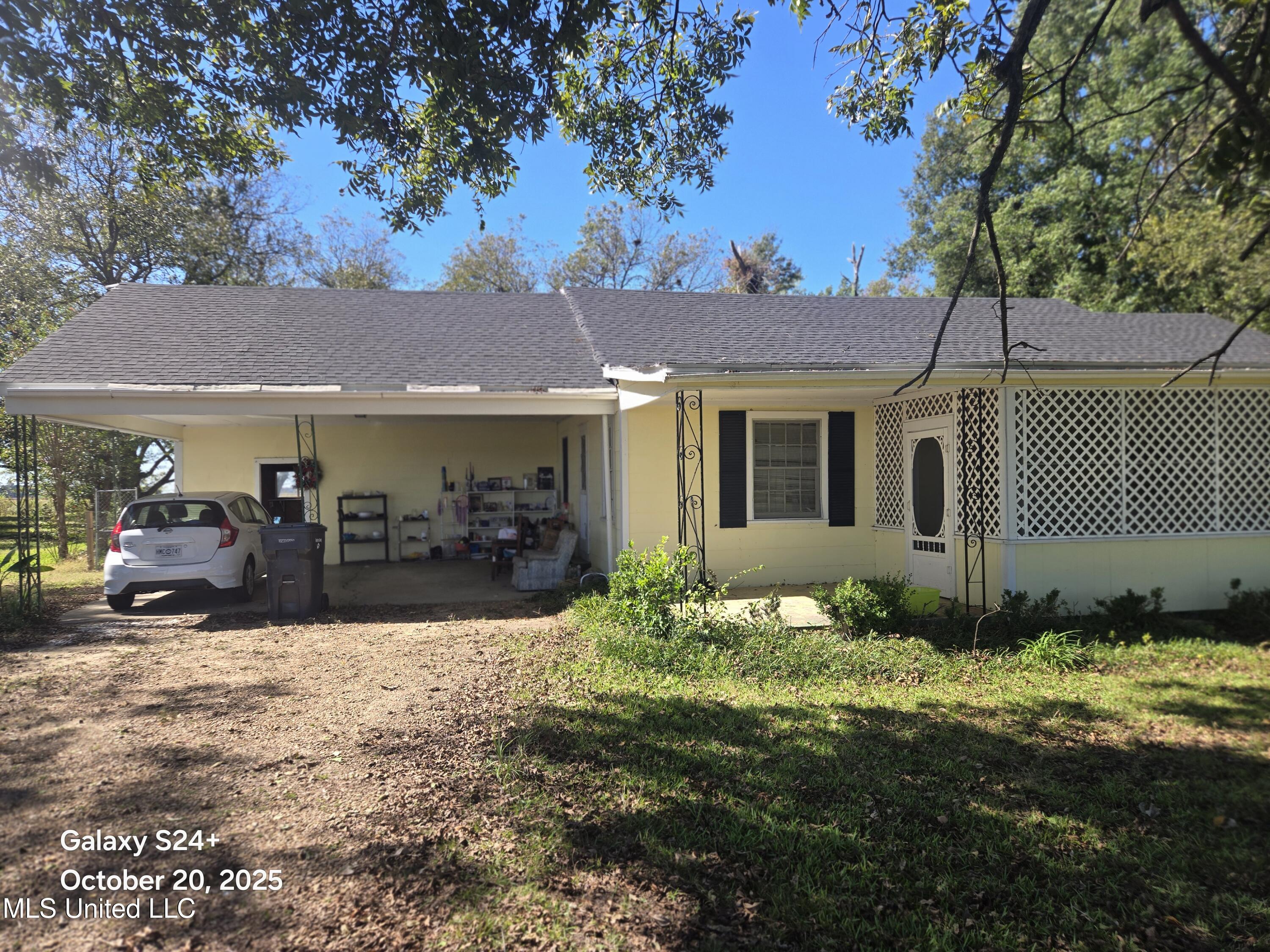 238 Front Street Silver City, MS 39166 - Photo 3 of 31 20251020_125914
