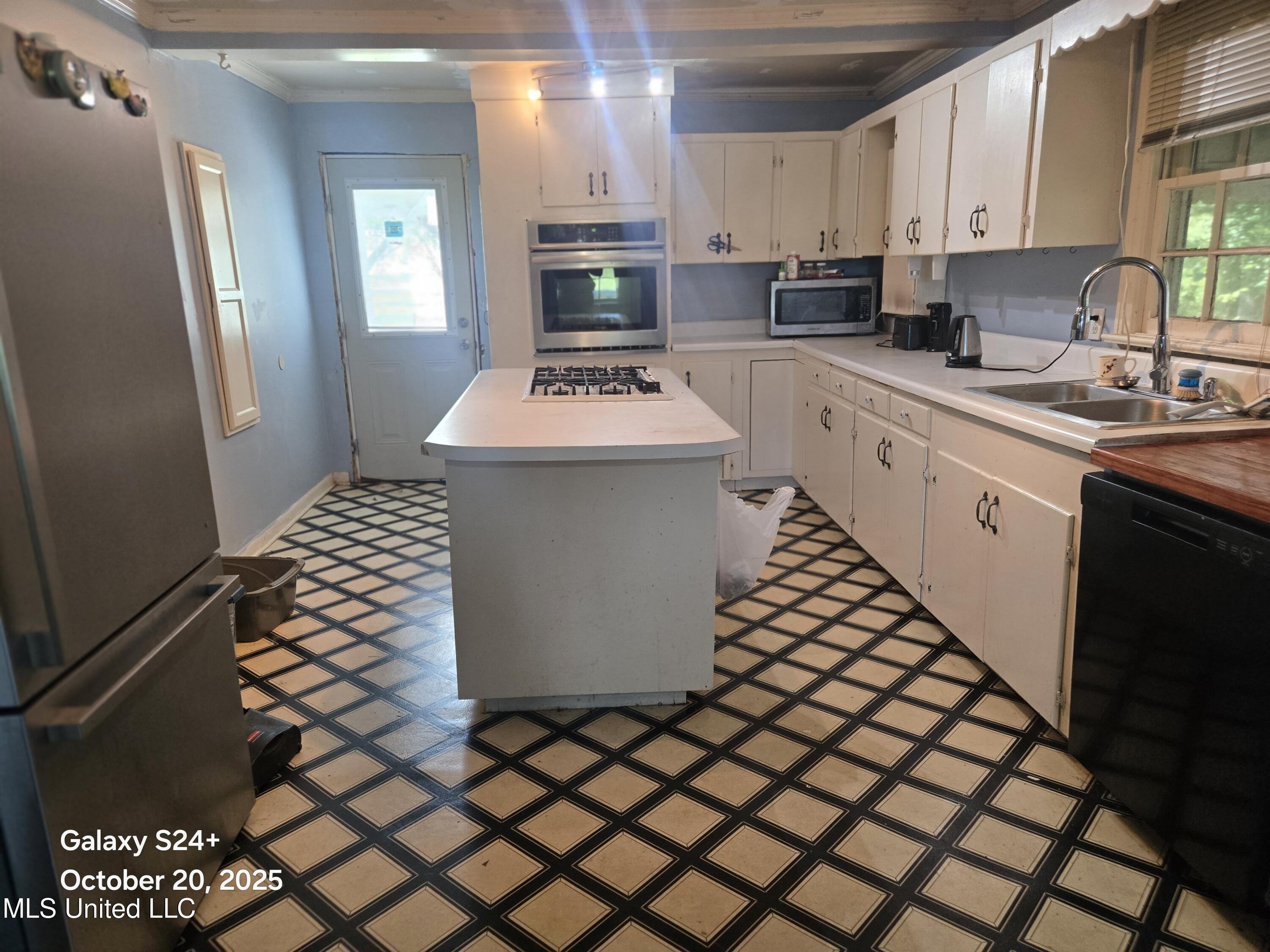 238 Front Street Silver City, MS 39166 - Photo 9 of 31 20251020_130135