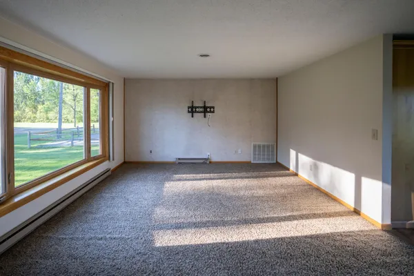 $647,500 | 11386 33k Street Southeast, Valley City, ND 58072