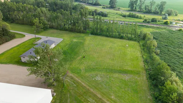 $647,500 | 11386 33k Street Southeast, Valley City, ND 58072