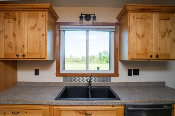 $647,500 | 11386 33k Street Southeast, Valley City, ND 58072