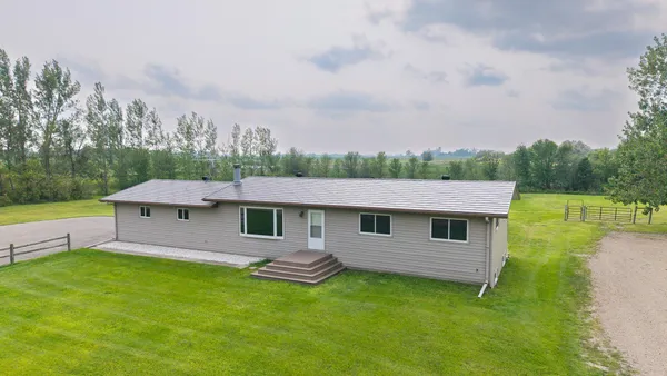 $647,500 | 11386 33k Street Southeast, Valley City, ND 58072