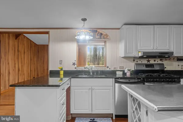 $345,000 | 29082 Raccoon Ford Road, Burr Hill, VA 22433