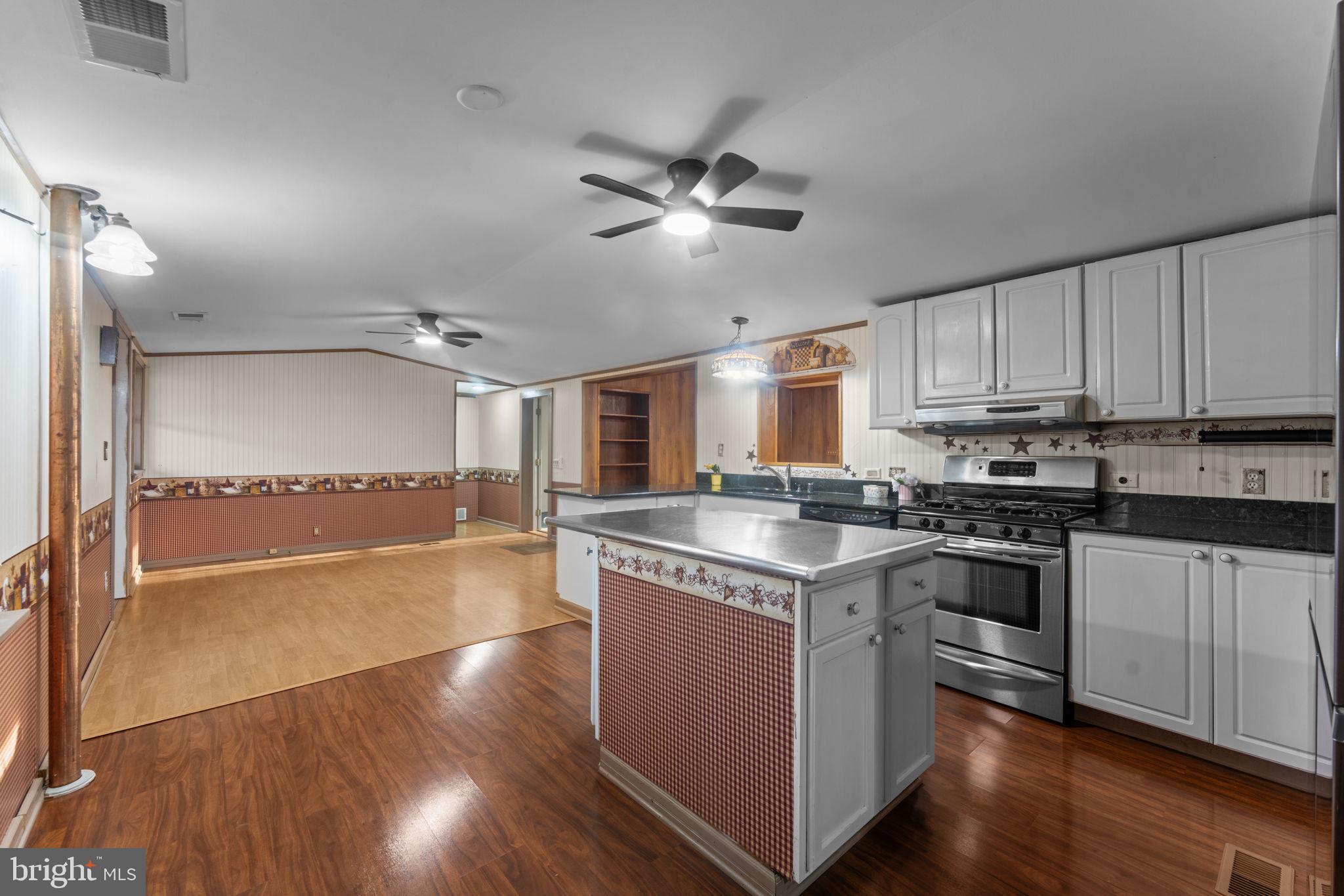 29082 Raccoon Ford Road Burr Hill, VA 22433 - Photo 20 of 78 updated appliances - the fridge is super fancy