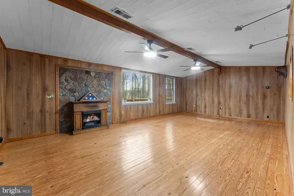 $345,000 | 29082 Raccoon Ford Road, Burr Hill, VA 22433