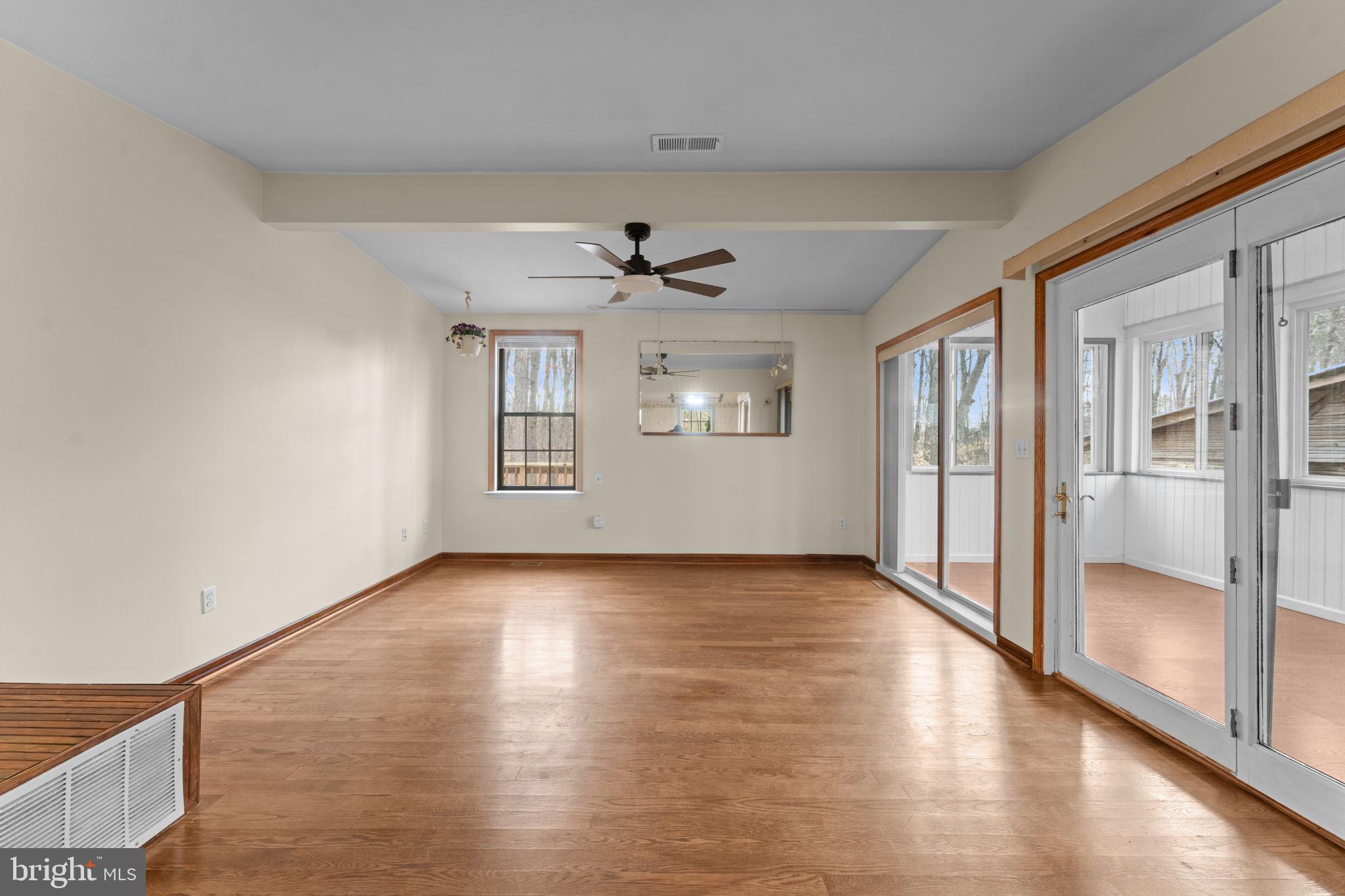 29082 Raccoon Ford Road Burr Hill, VA 22433 - Photo 45 of 78 Master sitting area