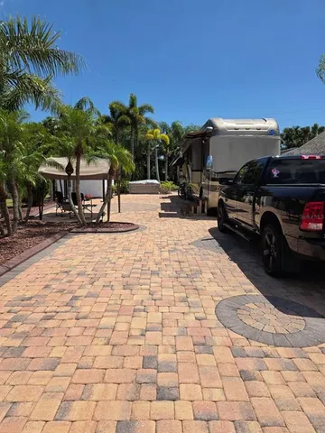 a view of a parking space and a cars park