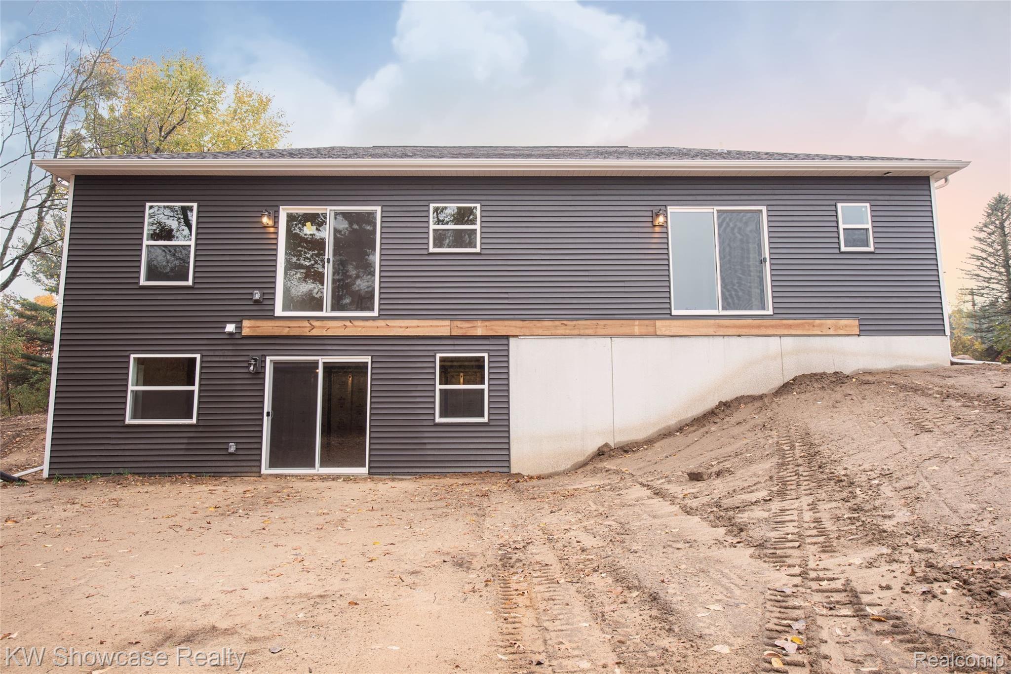 7653 East Highland Road Howell, MI 48855 - Photo 8 of 43 DSC_7087-L.jpg