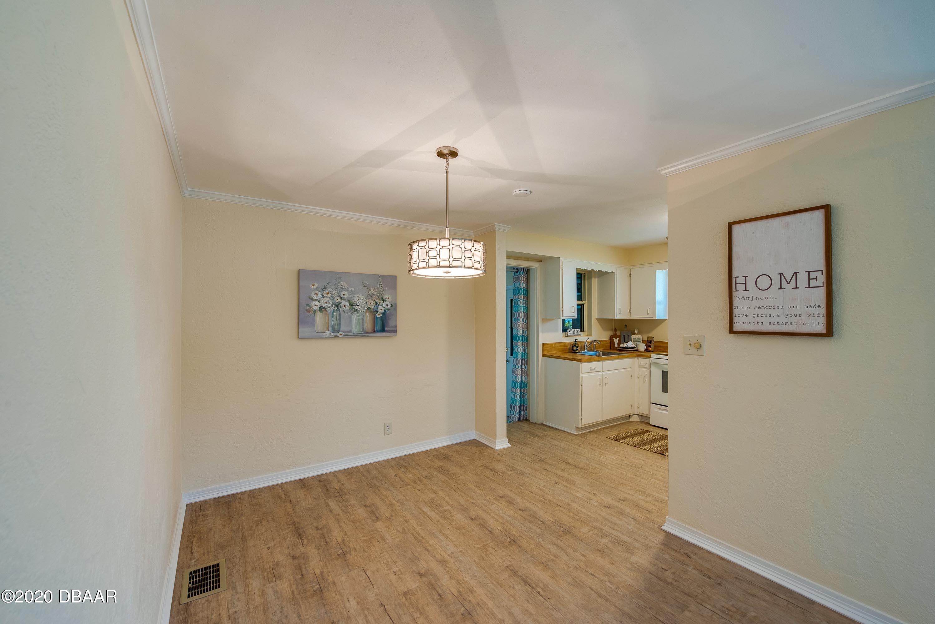 456 McIntosh Road Ormond Beach, FL 32174 - Photo 11 of 31 Living Room/Dining Room
