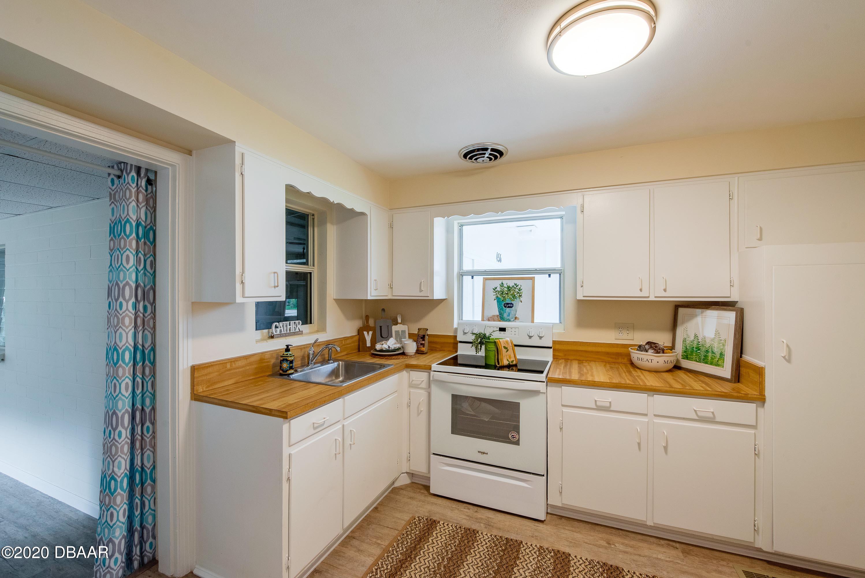 456 McIntosh Road Ormond Beach, FL 32174 - Photo 13 of 31 Kitchen