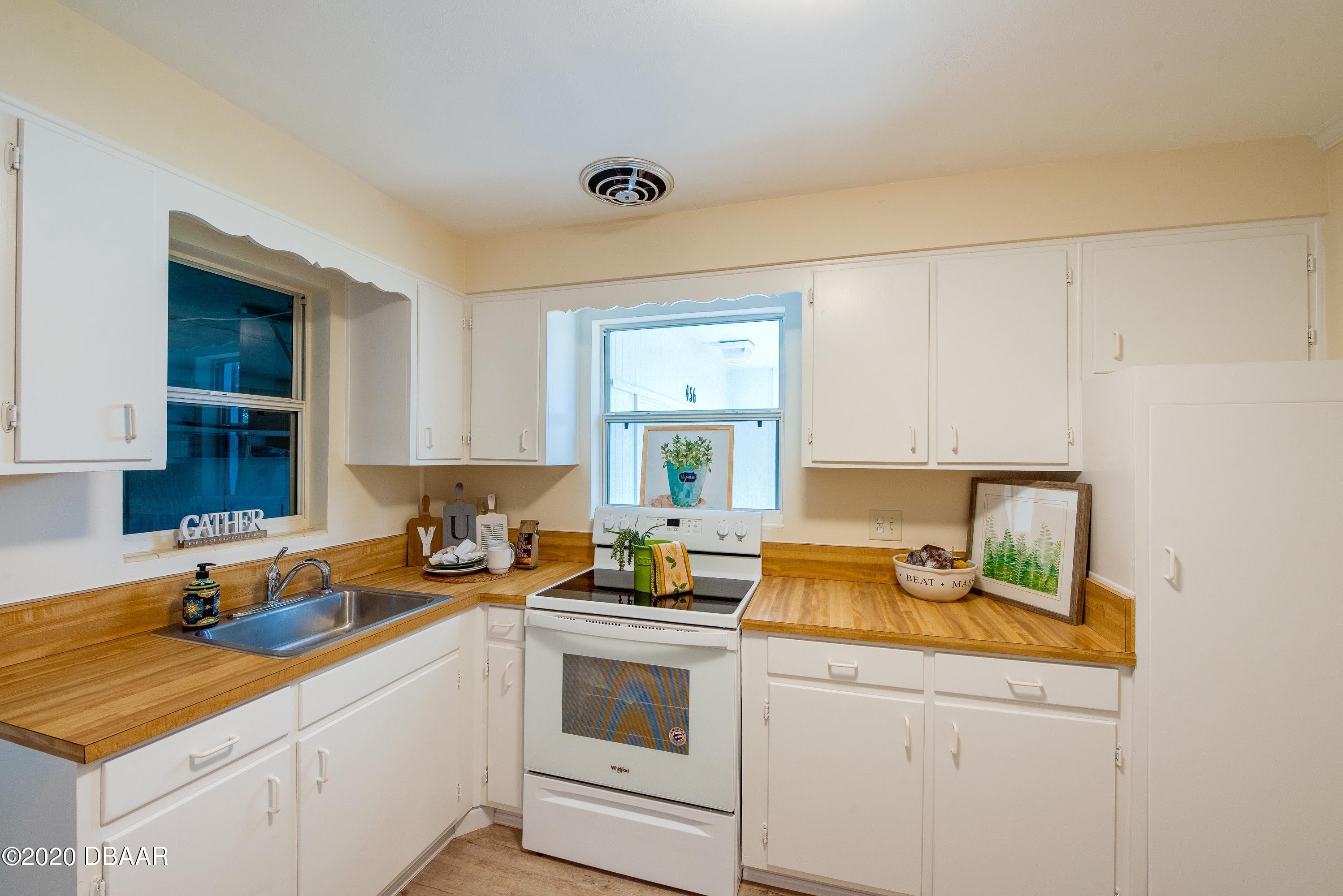 456 McIntosh Road Ormond Beach, FL 32174 - Photo 14 of 31 Kitchen