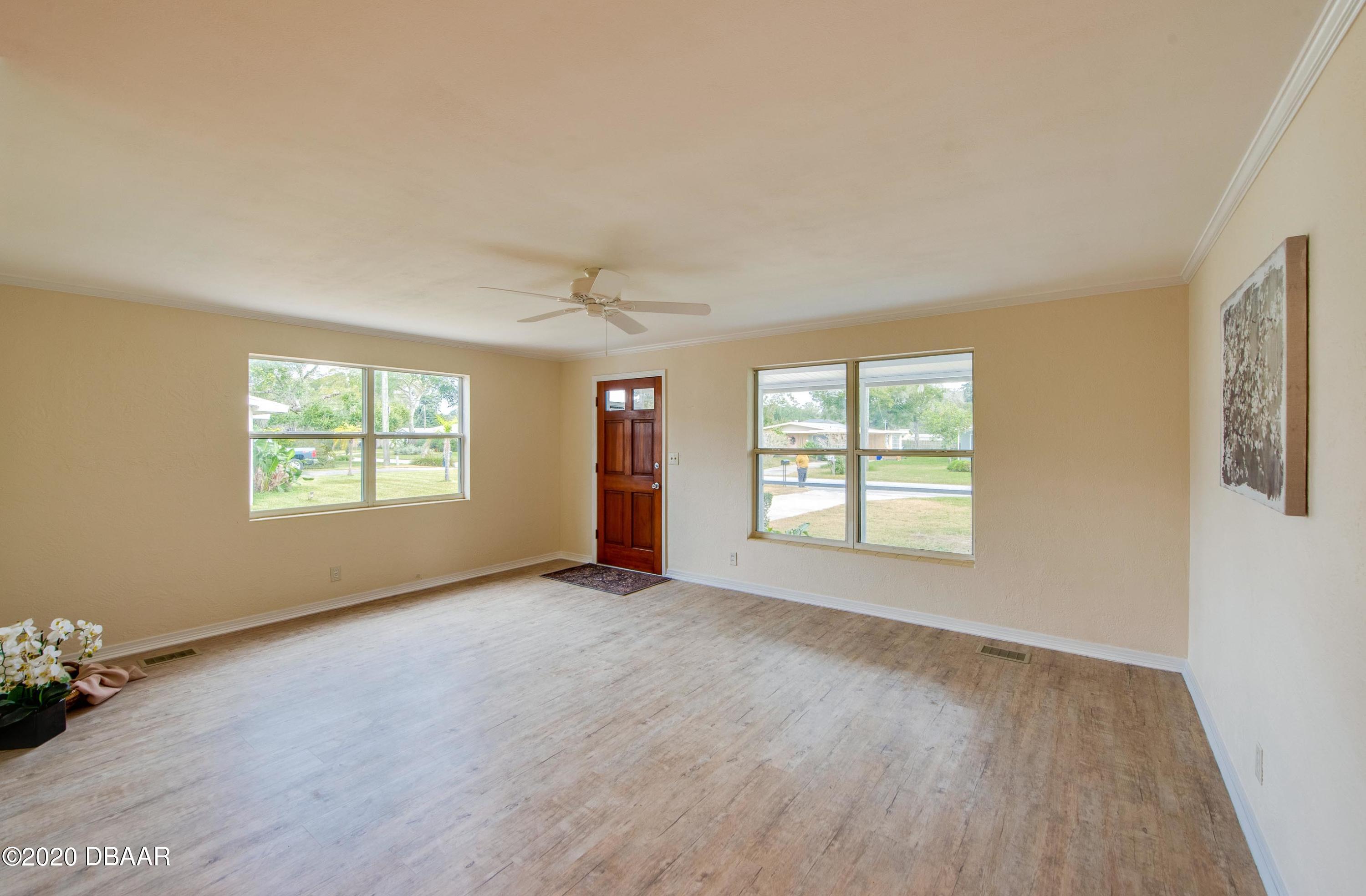 456 McIntosh Road Ormond Beach, FL 32174 - Photo 8 of 31 Living Room