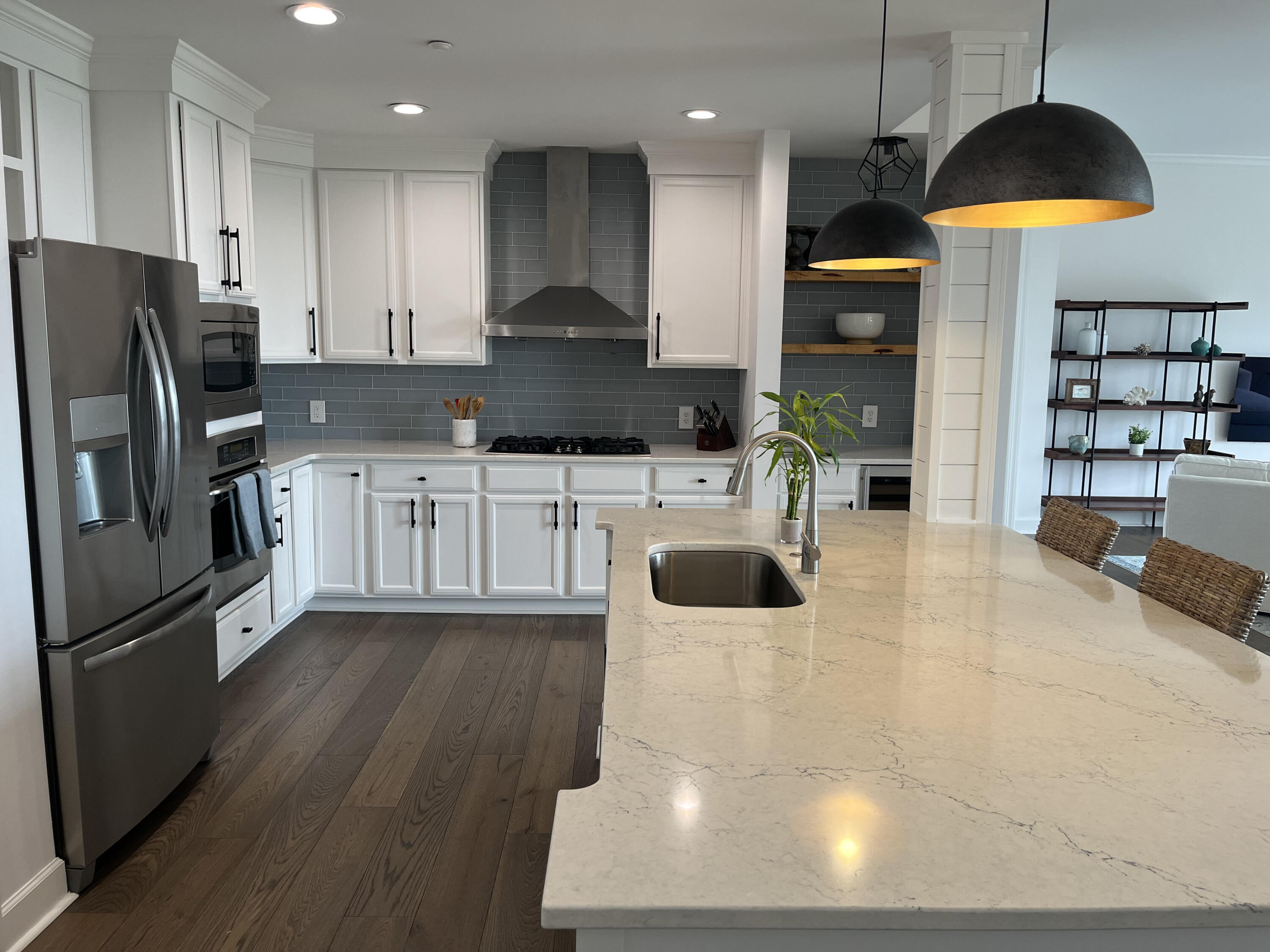 145 Pier View Street, Unit 405 Charleston, SC 29492 - Photo 3 of 18 KITCHEN