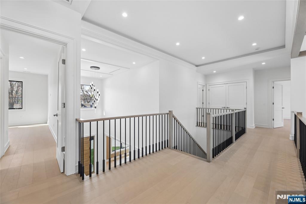 228 Spring Valley Road Paramus, NJ 07652 - Photo 29 of 50