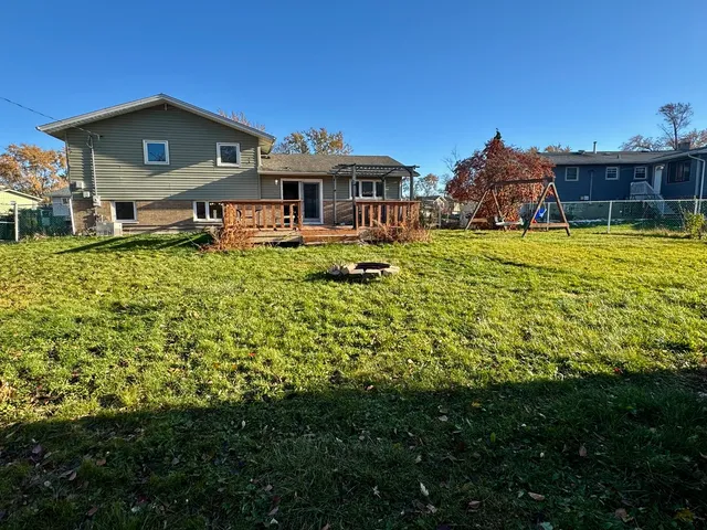 $324,000 | 5700 La Palm Drive, Oak Forest, IL 60452