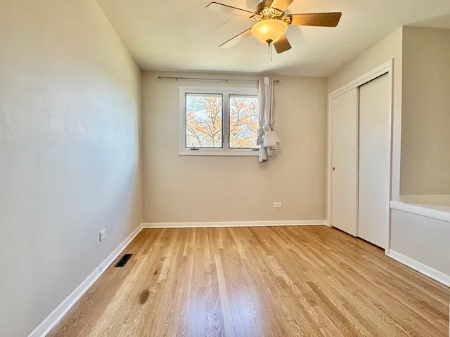 $324,000 | 5700 La Palm Drive, Oak Forest, IL 60452