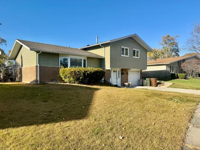 $324,000 | 5700 La Palm Drive, Oak Forest, IL 60452