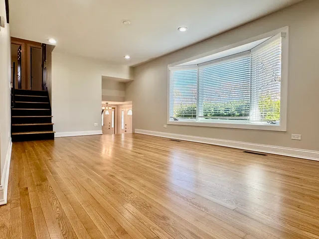 $324,000 | 5700 La Palm Drive, Oak Forest, IL 60452