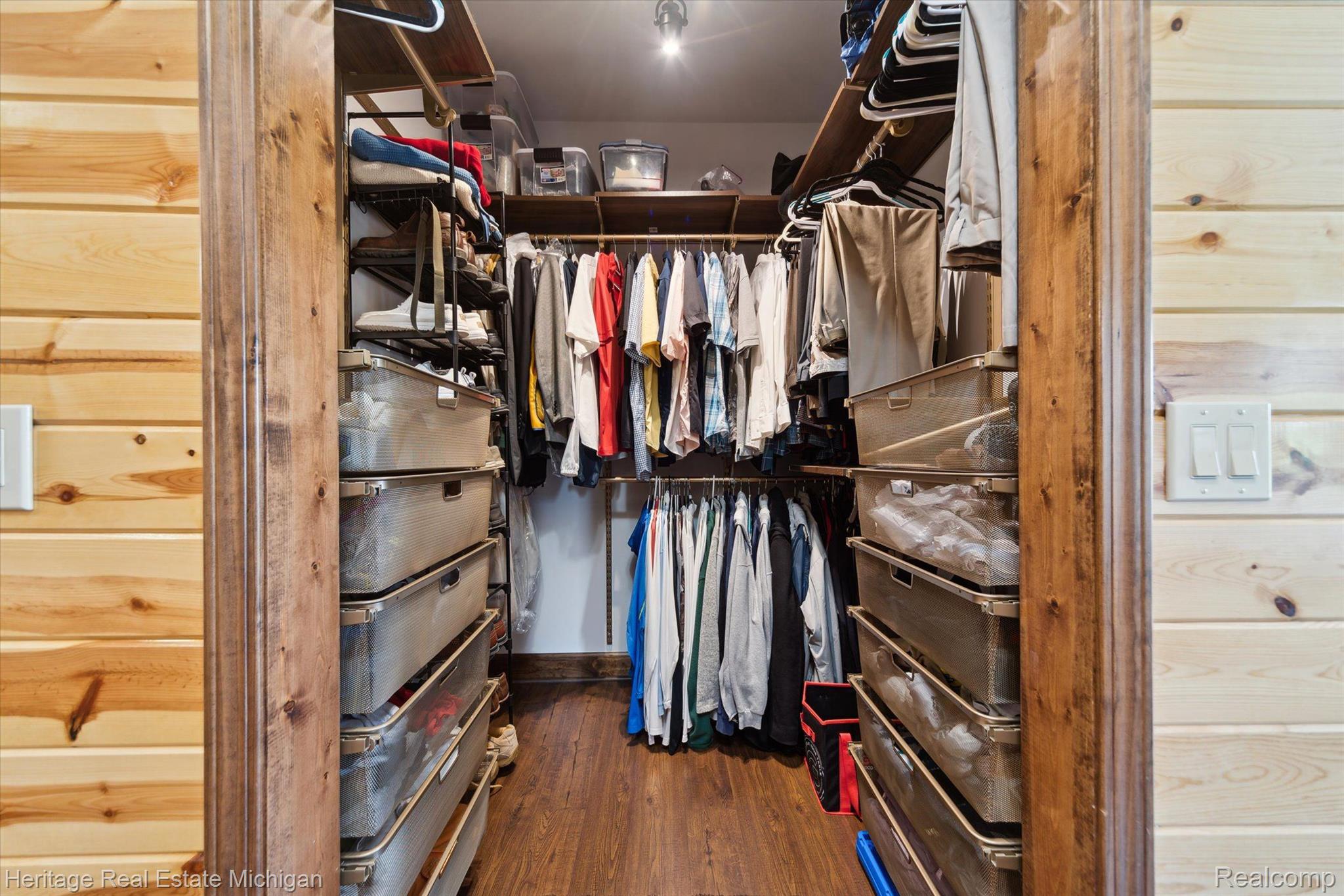 10540 Cole Road Byron, MI 48418 - Photo 32 of 76 Walkin Closet