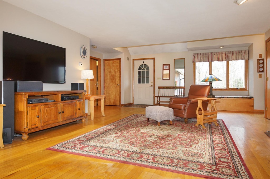 14 Stiles Road Boylston, MA 01505 - Photo 8 of 30 Gallery Image 8
