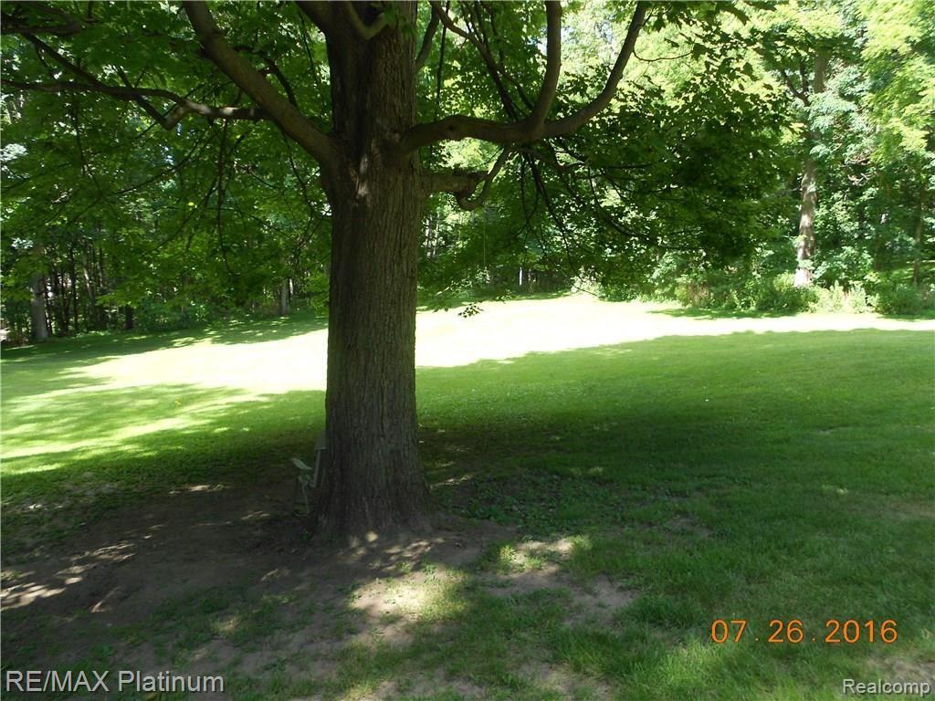 2396 West Wardlow Road Highland, MI 48357 - Photo 4 of 13 7-26-16 003.JPG