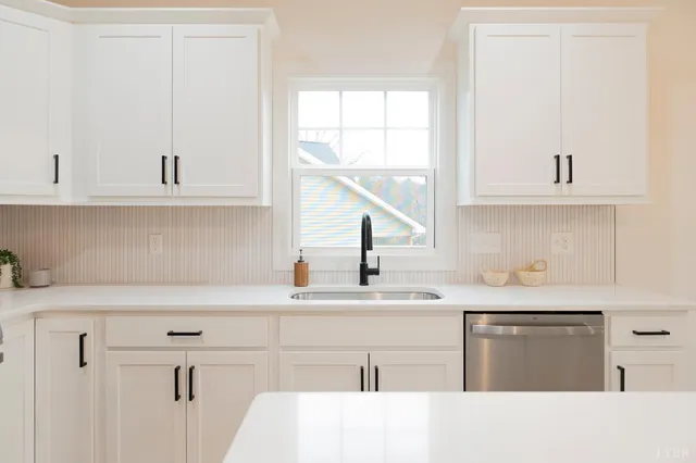 a view of outdoor space with city view