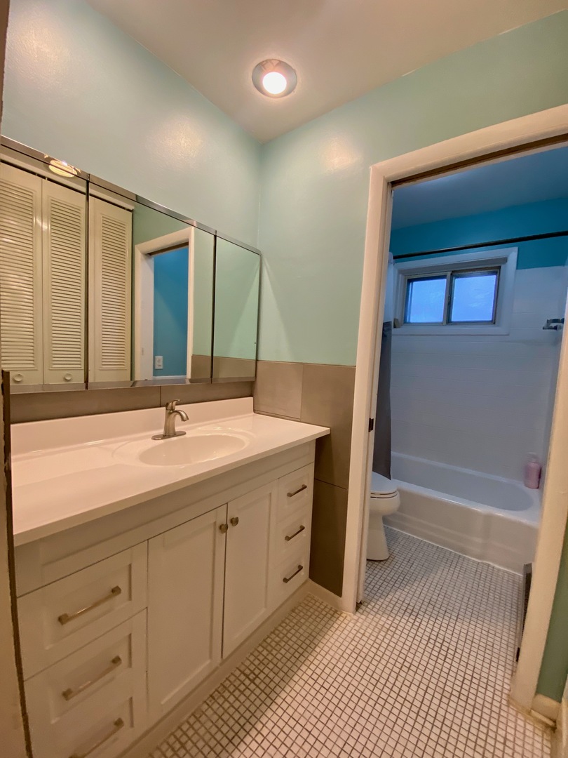 6359 North Ridge Avenue, Unit 302 Chicago, IL 60660 - Photo 16 of 22