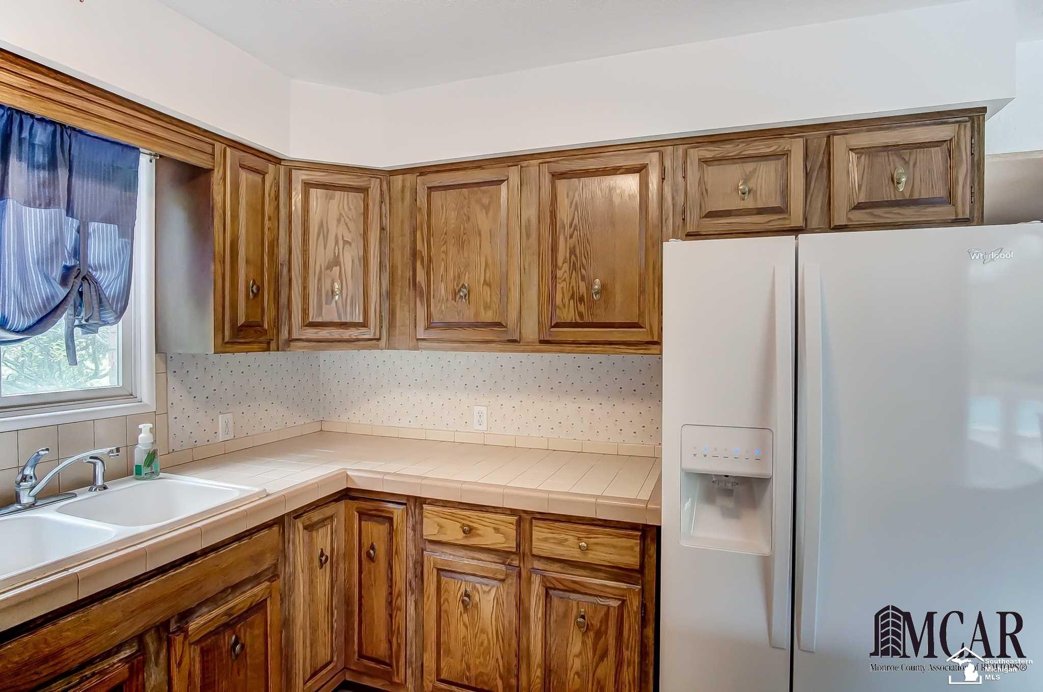1060 West Morocco Road Temperance, MI 48182 - Photo 18 of 44 21496821-17.JPG