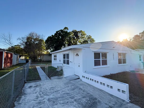 $1,400 | 5045 Garner Street, Unit B, Fort Pierce, FL 34981