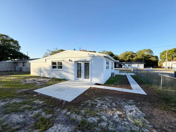 $1,400 | 5045 Garner Street, Unit B, Fort Pierce, FL 34981