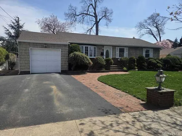 $719,000 | 21 Norman Street, Lynbrook, NY 11563