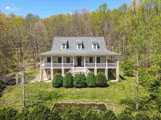 $820,000 | 190 Henry Hill Drive, Fairfield, VA 24435