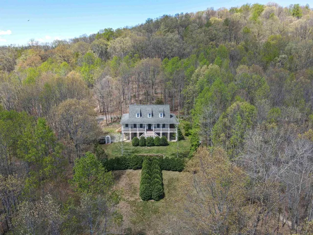 $820,000 | 190 Henry Hill Drive, Fairfield, VA 24435