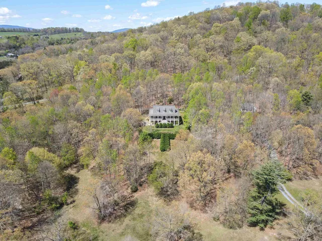 $820,000 | 190 Henry Hill Drive, Fairfield, VA 24435