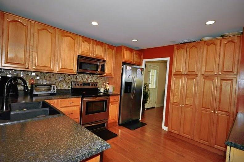 25 Chapel Ridge Road Fox Chapel, PA 15238 - Photo 4 of 25 Gallery Image 4