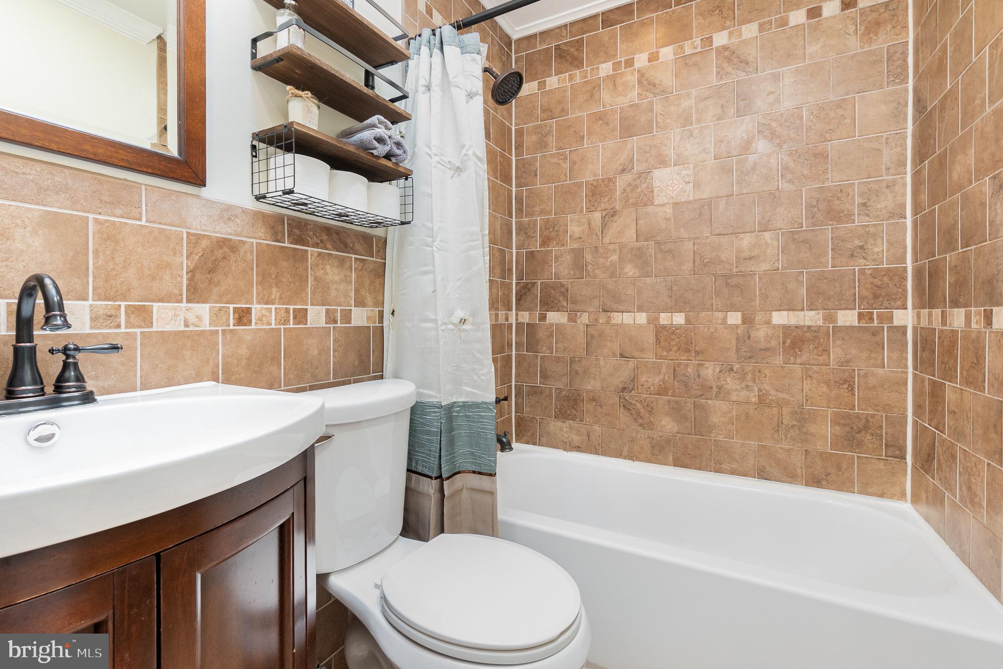 1729 Searles Road Baltimore, MD 21222 - Photo 16 of 27 Full bath