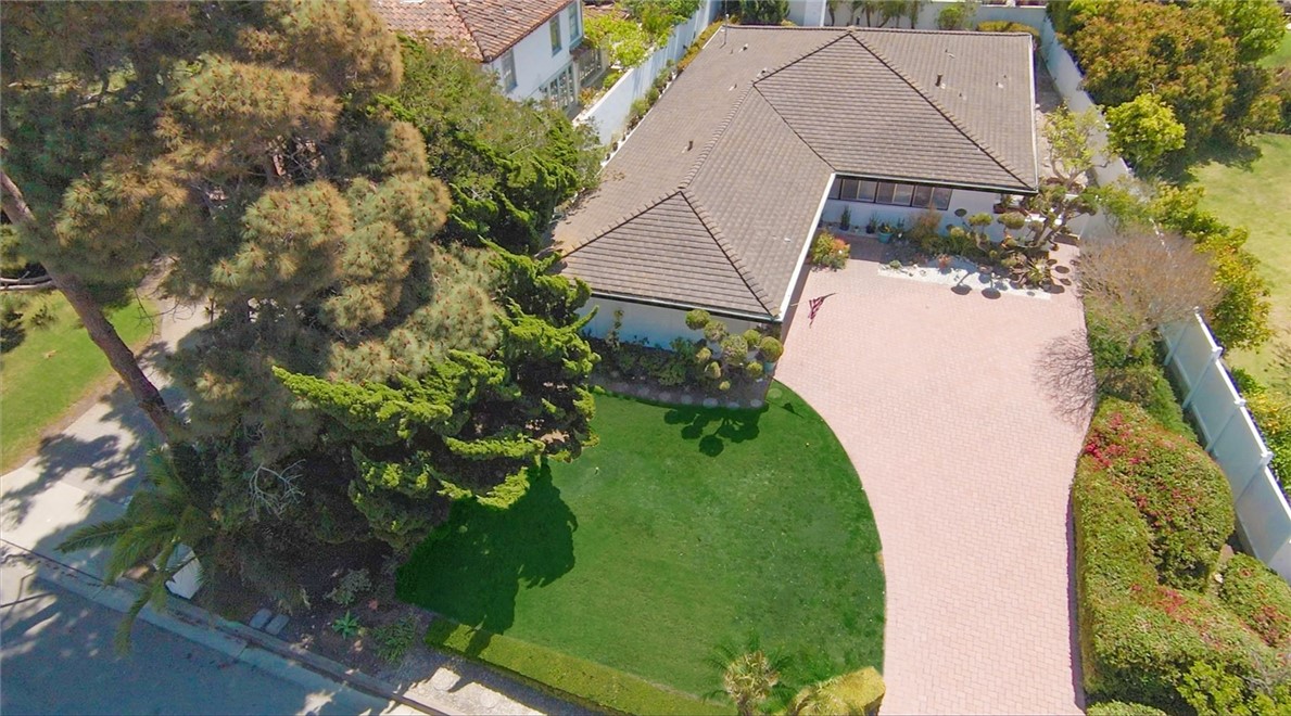 504 Epping Road Palos Verdes Estates, CA 90274 - Photo 48 of 50 an aerial view of a house