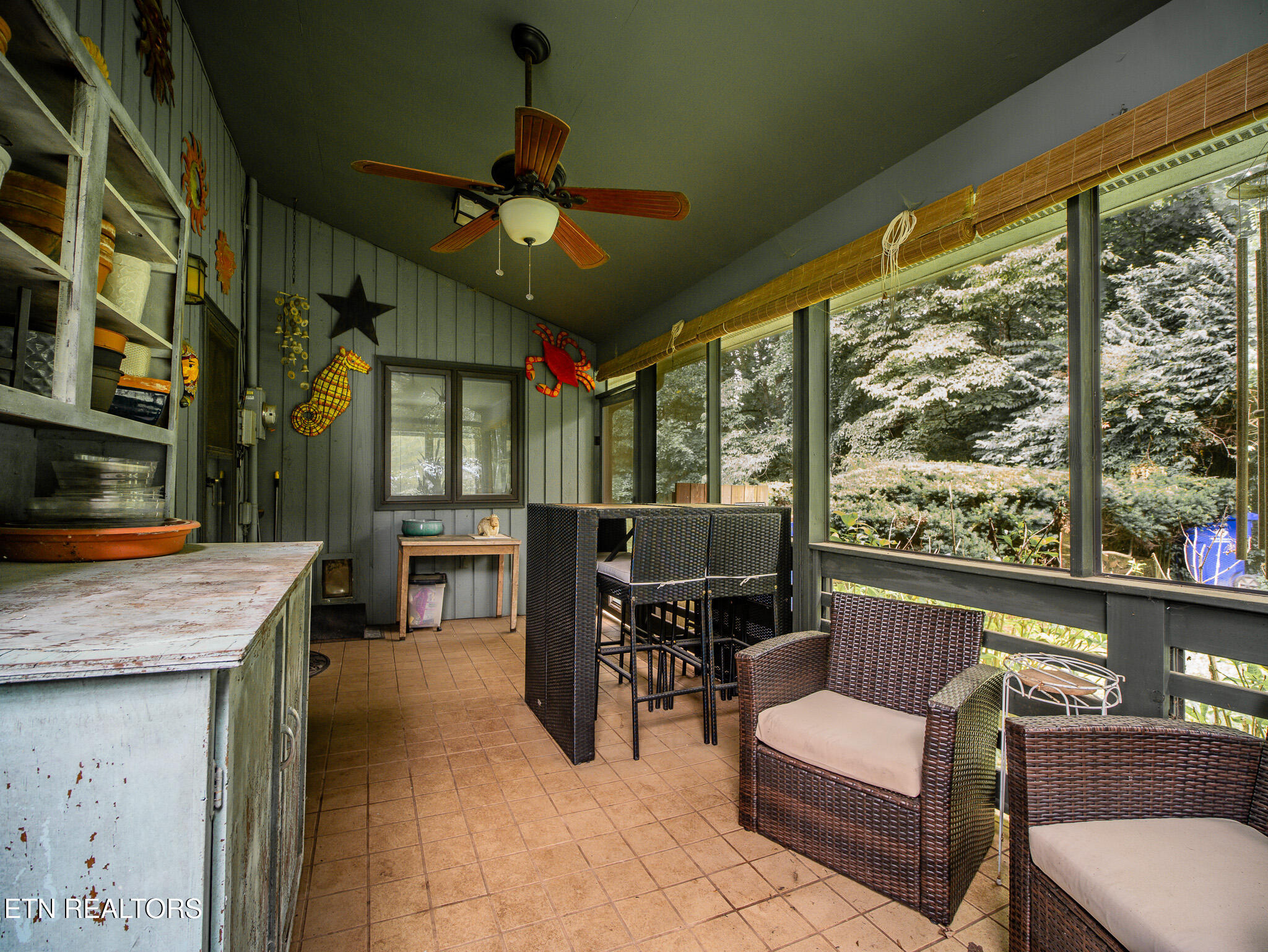 331 Louisiana Avenue Oak Ridge, TN 37830 - Photo 42 of 48 Screened In Side Porch