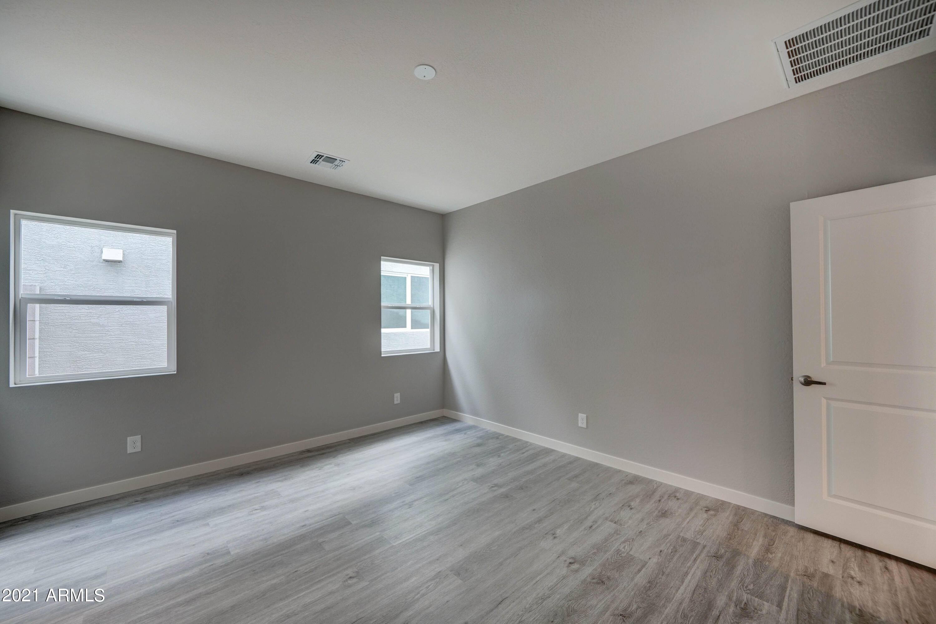 638 West Beverly Rd. Phoenix, AZ 85041 - Photo 13 of 27 642 W Beverly Rd-22
