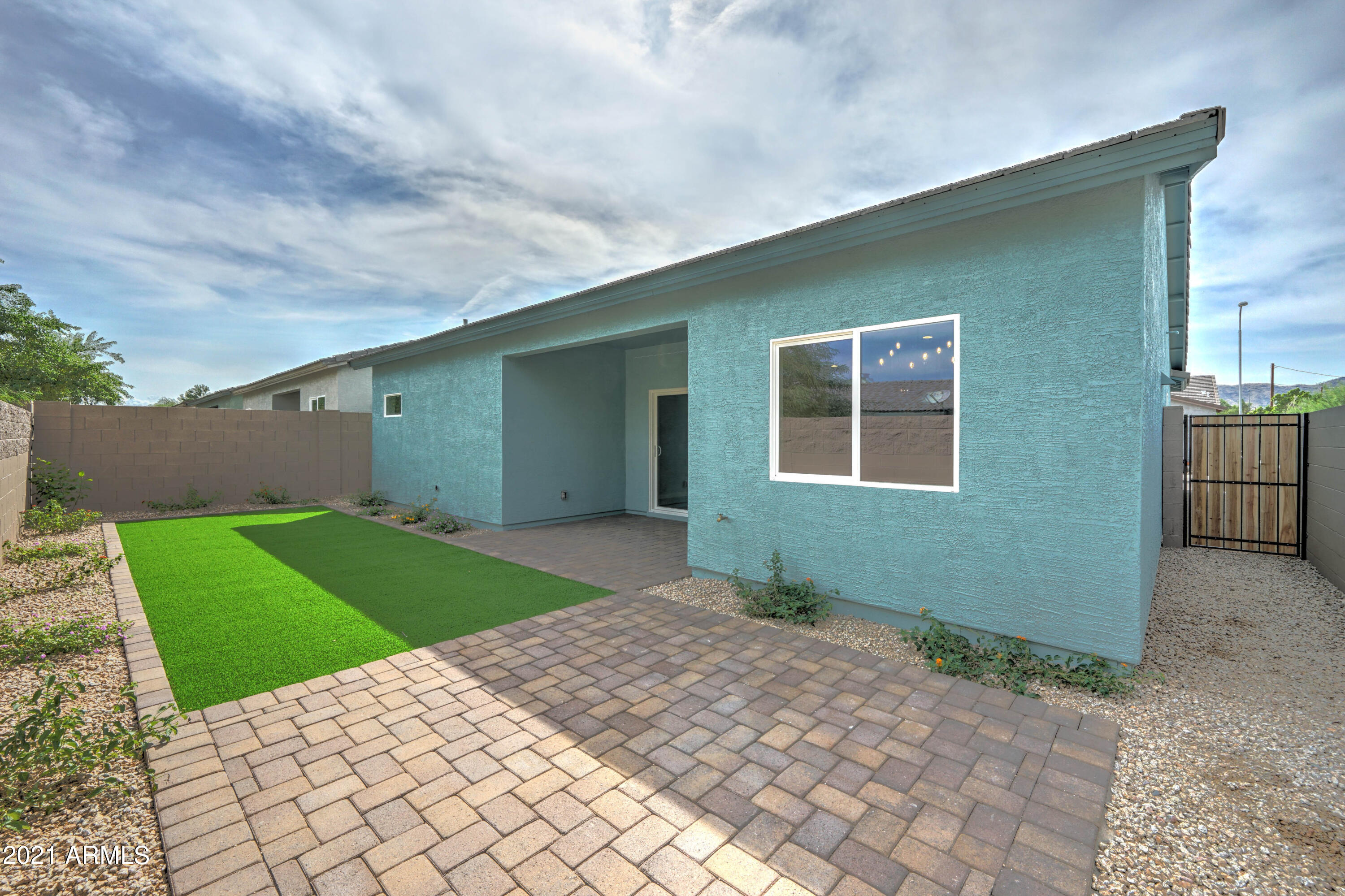 638 West Beverly Rd. Phoenix, AZ 85041 - Photo 16 of 27 642 W Beverly Rd-27