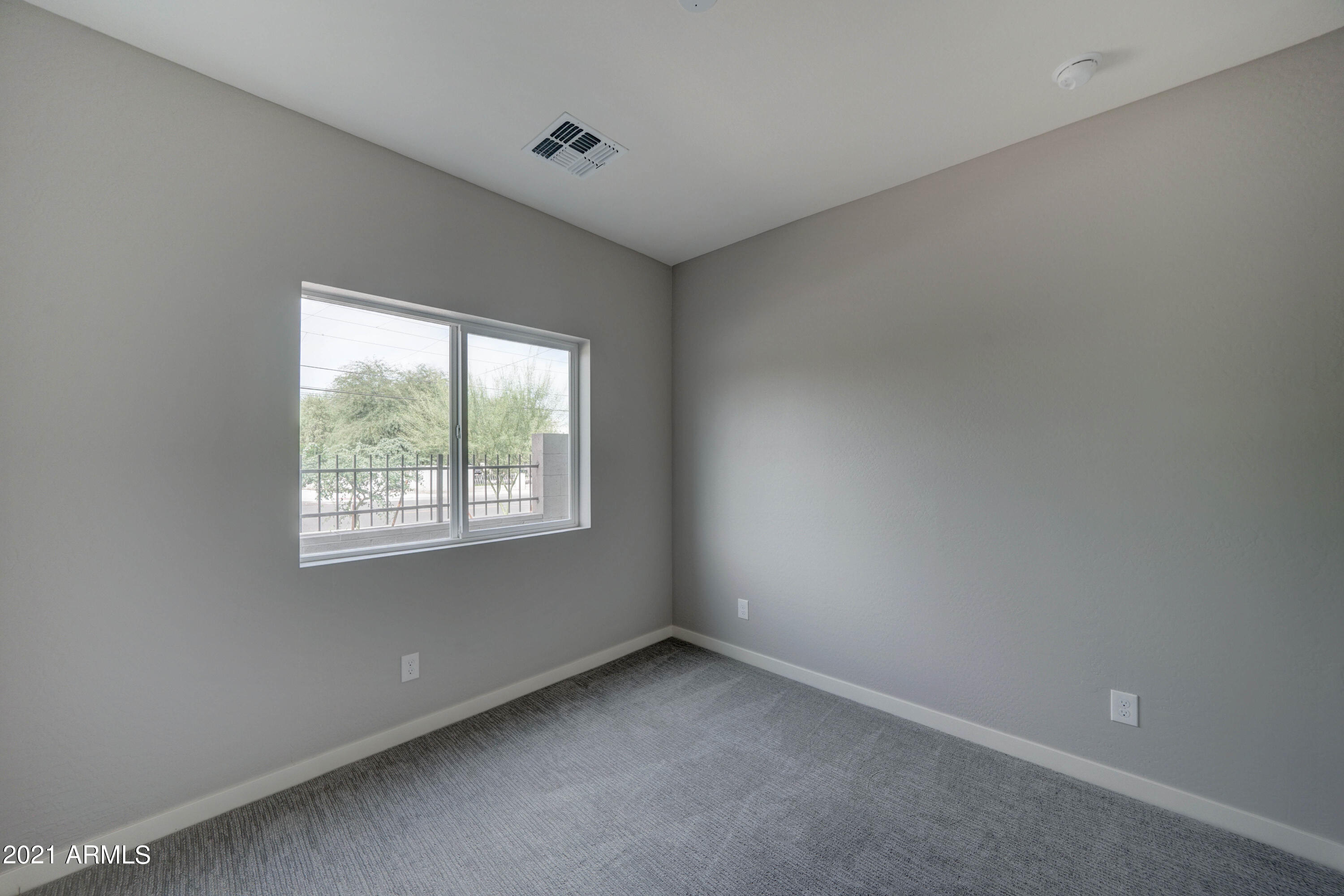 638 West Beverly Rd. Phoenix, AZ 85041 - Photo 20 of 27 642 W Beverly Rd-14