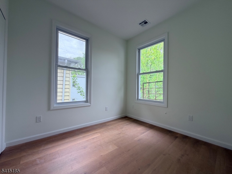 348 Woodside Avenue Newark, NJ 07104 - Photo 5 of 18