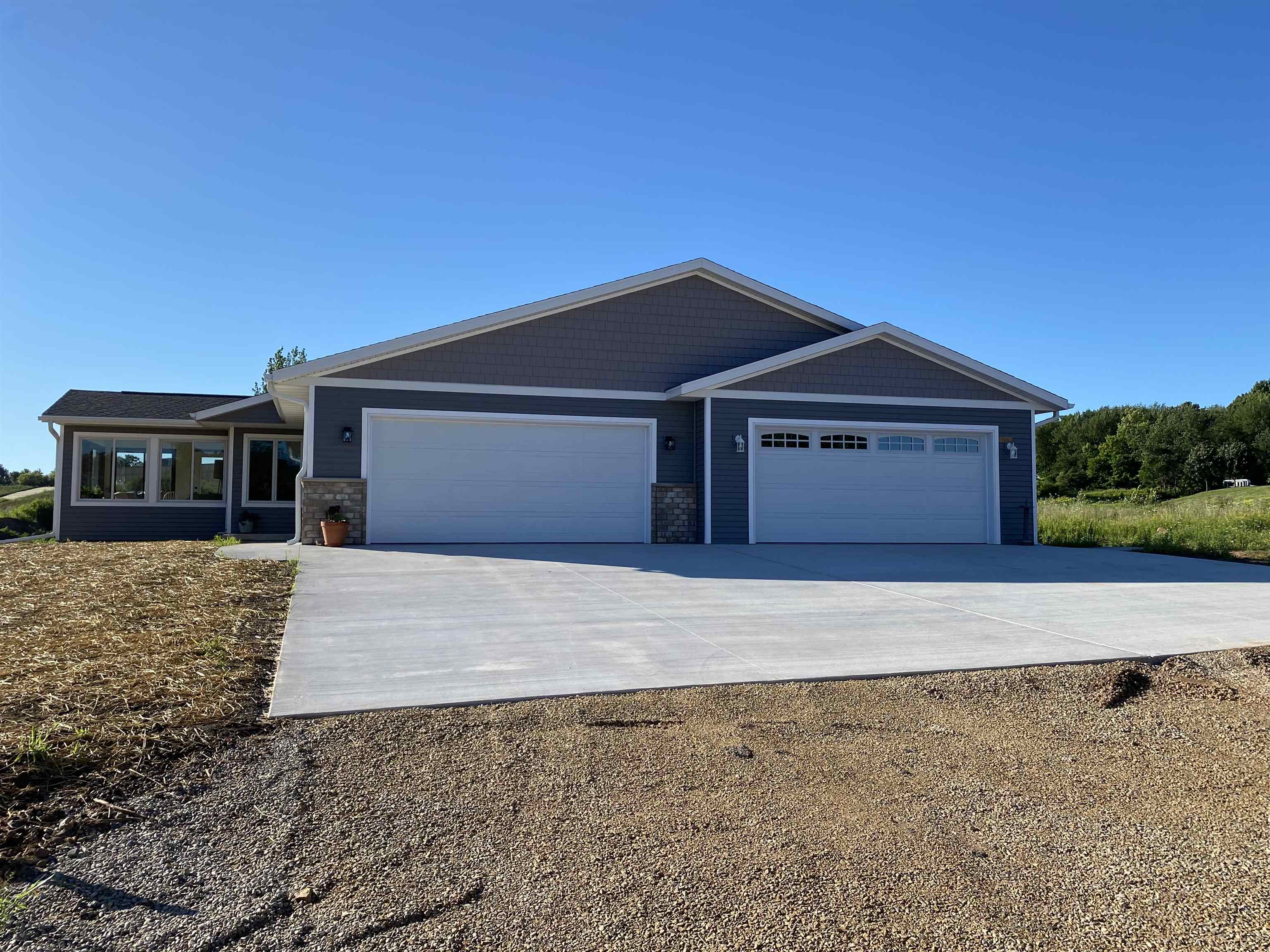 1643 Balsam Rd  