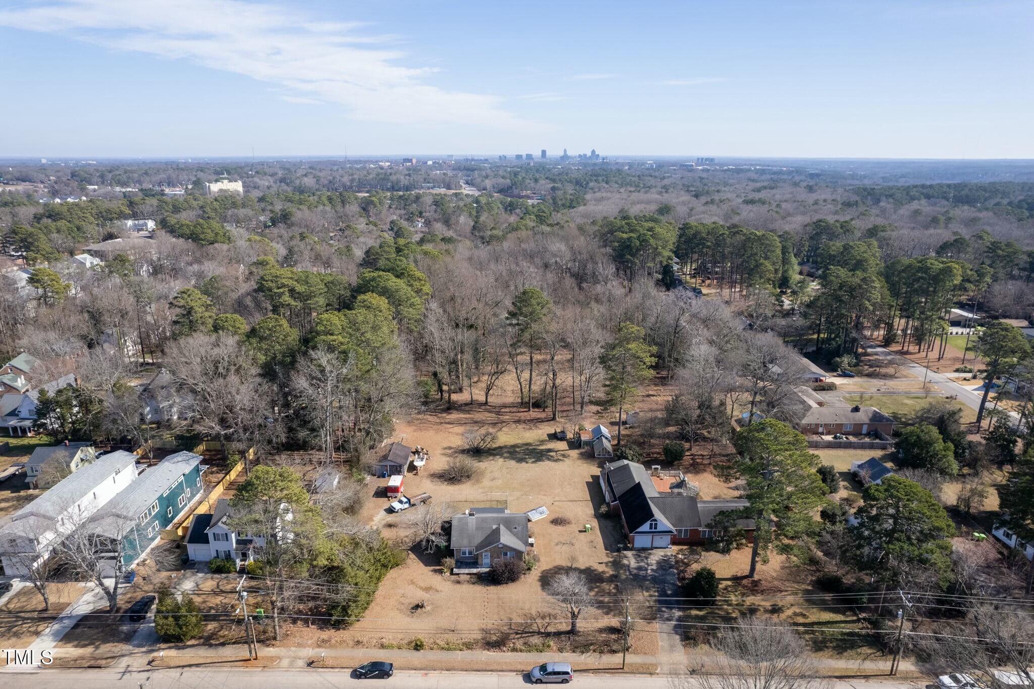 613 Powell Drive Raleigh, NC 27606 - Photo 8 of 27 tempImage5kcb8w